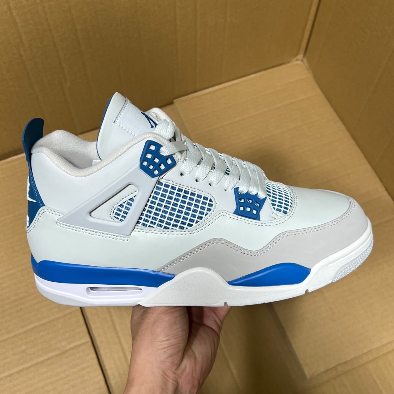 Jordan 4 (Military Blue)