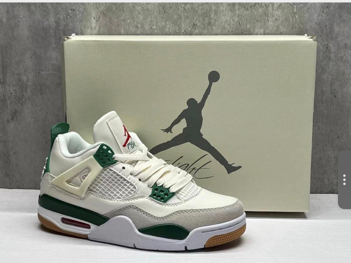 Jordan 4 (Pine Green)