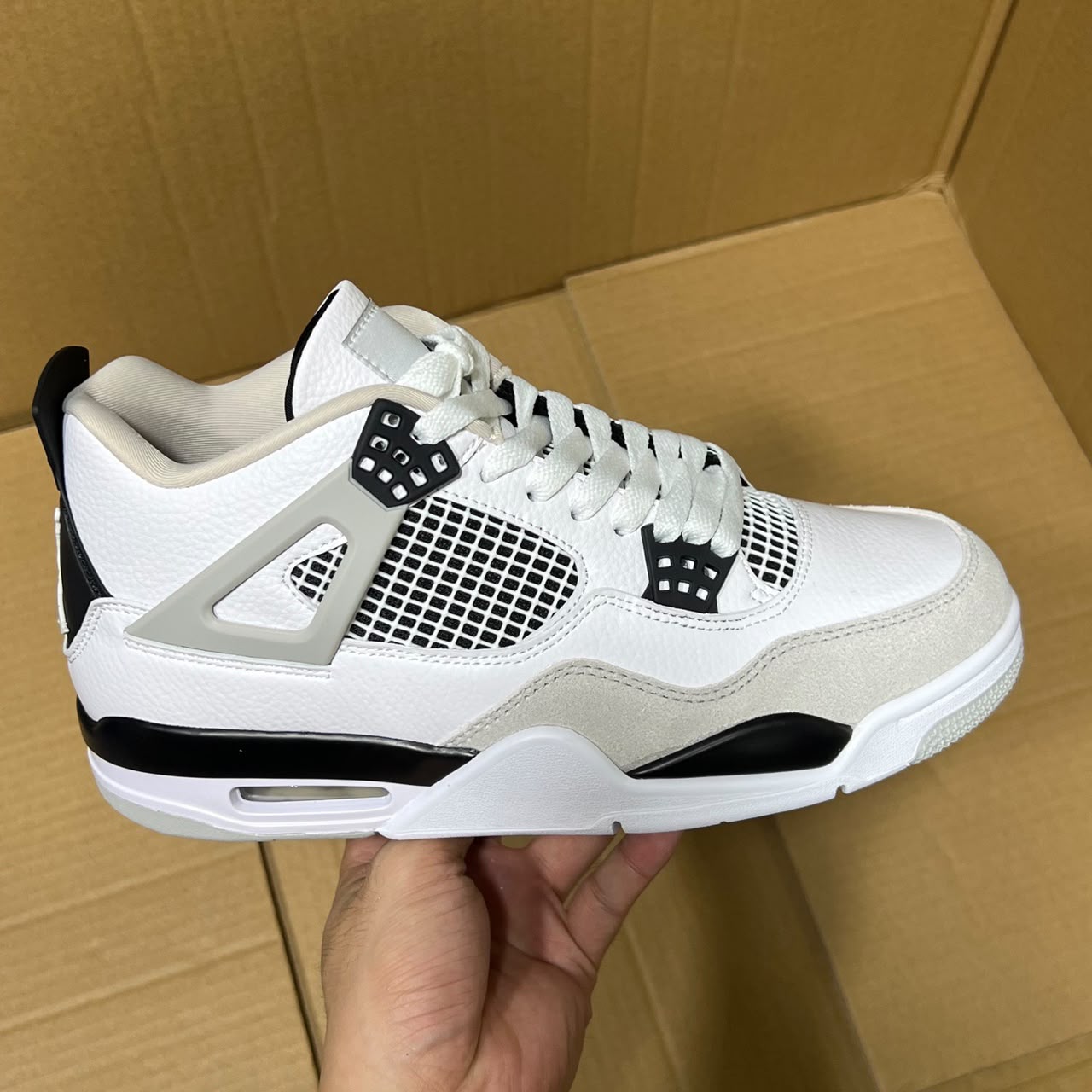 Jordan 4 (Military Black)